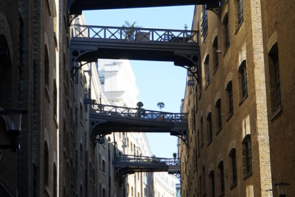 Shad-Thames-warehouse-bridges